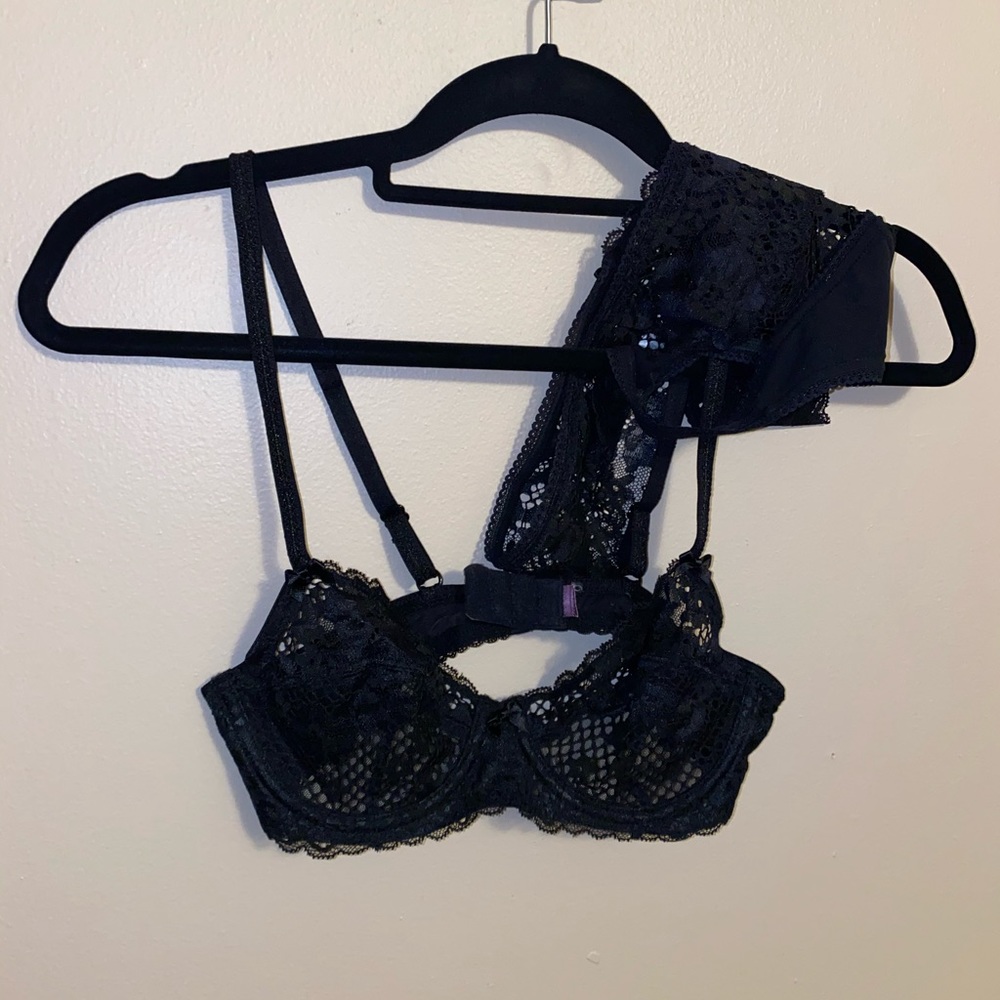 Cute AF lacy matching set never worn